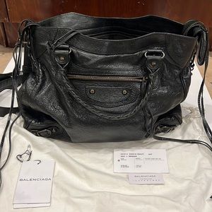 BALENCIAGA authentic 
Agneau Classic Hardware City Black